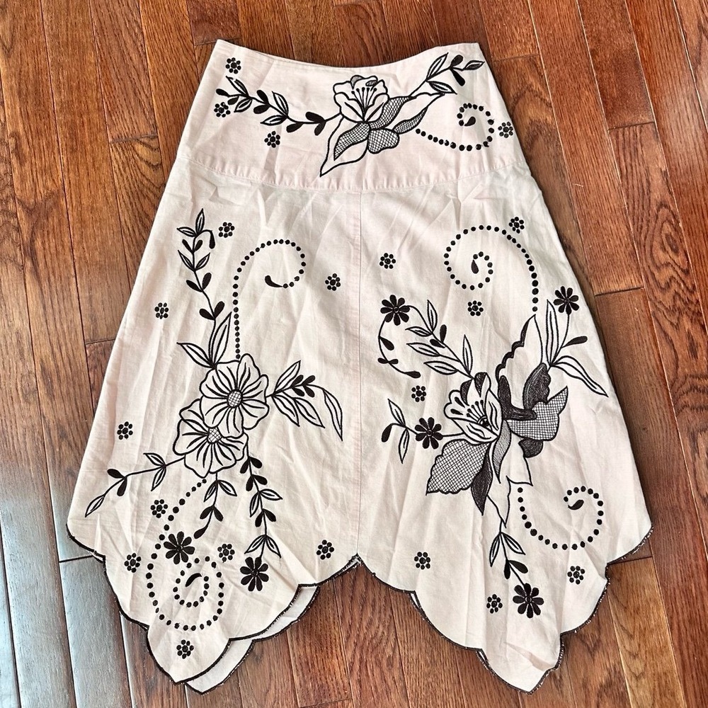 Rampage 100% Cotton Pink Asymmetrical Embroidered Floral Unique Pattern‎ Skirt